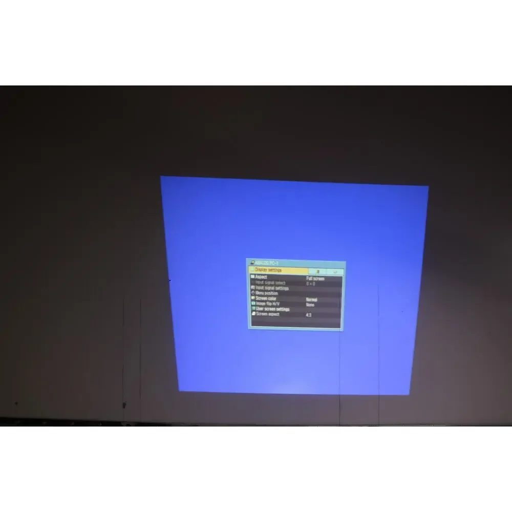 Canon Realis SX7 Data Projector - With Remote & Carrying Bag - TESTED, Working